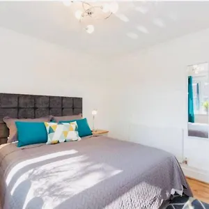  Apartment Lovely One Bed With Free Parking United Kingdom